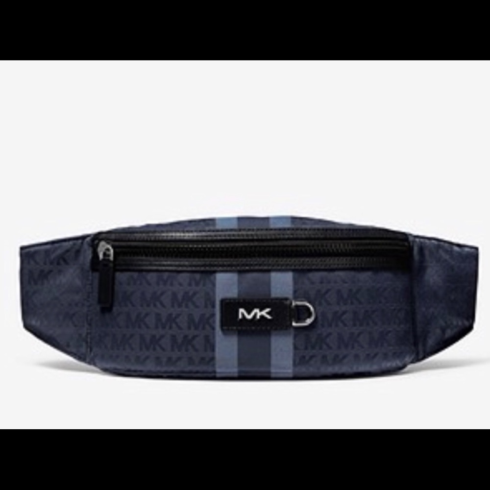 MICHAEL KORS MENS
Brooklyn Logo Jacquard Hip Bag